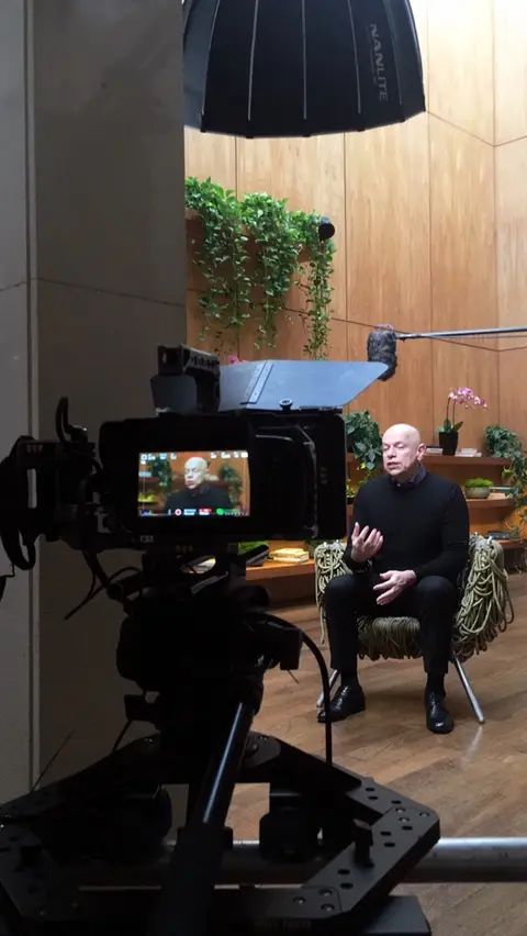 Eduardo Auricchio on set