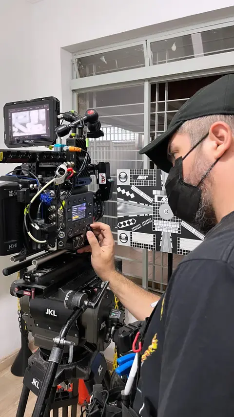 Eduardo Auricchio on set