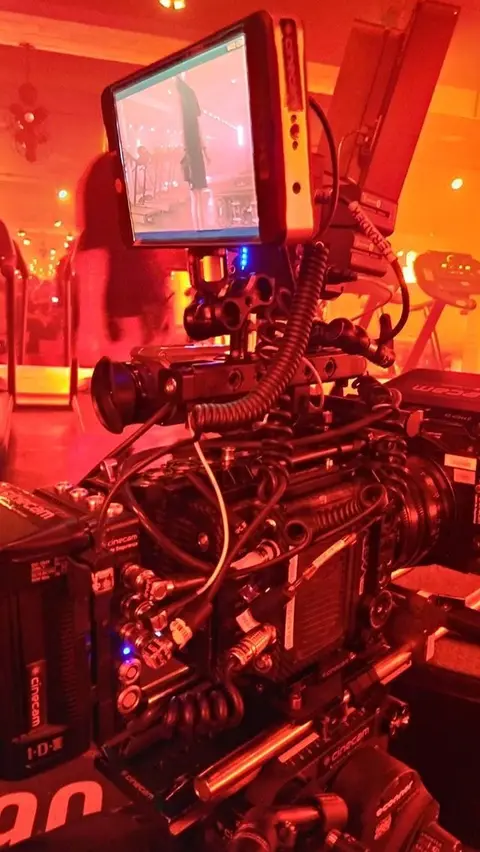 Monitor, warm gels
