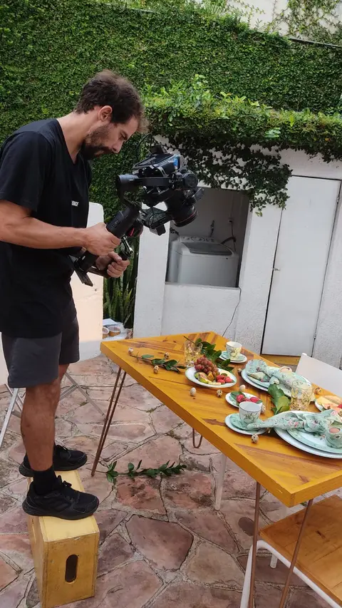 Eduardo Auricchio on set